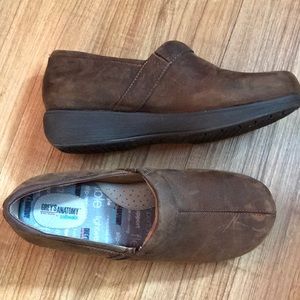 Greys anatomy brown suede clogs